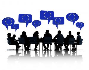 El treball d’advocat a Andorra és essencial en la societat i l’economia del Principat, tant per a particulars com per a empreses. Els advocats andorrans assessoren, representen i defensen els interessos dels seus clients davant els tribunals, les institucions públiques i en tot tipus de transaccions privades i comercials. ## Funcions principals dels advocats a Andorra - **Assessorament jurídic:** Orienten els clients sobre la normativa vigent, la millor estratègia legal i possible resolució de conflictes legals. - **Redacció i revisió de documents:** Elaboren contractes, estatuts, testaments, pactes, recursos administratius i qualsevol document amb validesa legal. - **Negociació i mediació:** Intervenen en negociacions entre particulars o empreses per evitar litigis i solucionar conflictes de manera amistosa. - **Representació judicial:** Defensen els interessos dels clients davant els tribunals en processos civils, penals, administratius, mercantils o laborals. - **Gestió de tràmits i procediments:** Tramiten tot tipus de processos davant les institucions públiques, com ara constitució de societats, inscripcions registrals, permisos de residència, etc. ## Principals especialitats en dret a Andorra Andorra compta amb advocats especialitzats en diferents àmbits del dret. Destaquen especialment les següents branques: - **Dret civil**: Relacions entre particulars, successions, arrendaments, divorcis, custòdia de fills, reclamacions de danys i perjudicis, etc. - **Dret penal**: Defensa i acusació en delictes, judicis penals, recursos, execució de sentències, etc. - **Dret mercantil i societari**: Constitució i gestió de societats, assessorament a empreses i autònoms, contractes mercantils, concursos de creditors. - **Dret laboral**: Relacions laborals, acomiadaments, contractació, negociació col·lectiva, conflictes de treball, defensa davant la jurisdicció social. - **Dret fiscal i tributari**: Assessorament sobre impostos, optimització fiscal, residència fiscal, recursos davant l’Administració tributària. - **Dret administratiu**: Recursos contra resolucions de l’Administració, llicències, concessions i contractació pública. - **Dret immobiliari**: Compra-venda de béns immobles, arrendaments, hipoteques, gestió patrimonial immobiliària. - **Dret de família i successions**: Separacions, divorcis, custòdia, règims econòmics matrimonials, testaments i herències. - **Dret bancari i financer**: Assessorament a entitats financeres, regulació bancària, contractació de productes financers, litigis bancaris. - **Dret internacional i estrangeria**: Permisos de residència, nacionalitat, inversió estrangera, relacions internacionals. Els bufets d’advocats d’Andorra acostumen a oferir un servei multidisciplinar i personalitzat, adaptat a les necessitats de cada client, amb una atenció especial als aspectes pràctics del dret andorrà i a les particularitats legals del país. **En resum:** L’advocat a Andorra exerceix una tasca clau donant suport i solucions jurídiques a ciutadans, empreses i inversors, i s’especialitza en diferents àmbits del dret per donar una resposta professional, ètica i eficaç a qualsevol problema legal dins el Principat. Advocats a Andorra, Abogados en Andorra, Lawyers in Andorra, Avocats en Andorre